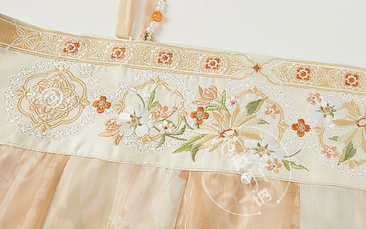 Tang Style Teenage Girl Qixiong Shanqun Modern Take on Traditional Chinese Summer Hanfu