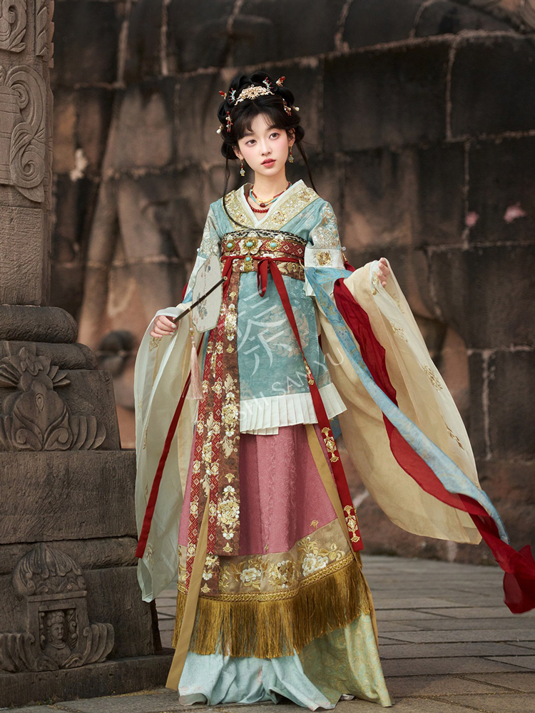 Wei-Jin Dynasty Women Hanfu Lavish High-End Set with Wide Sleeves Ruqun