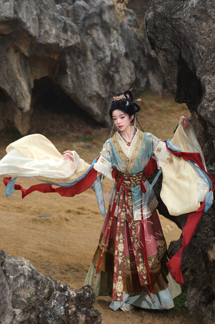 Wei-Jin Dynasty Women Hanfu Lavish High-End Set with Wide Sleeves Ruqun