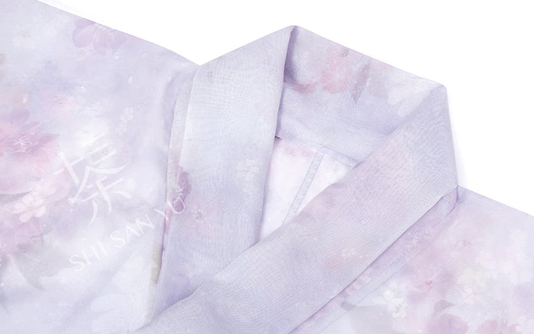 Women Long Song Dynasty Style Hanfu with Embroidered Gradient-Patterned Wide Sleeves