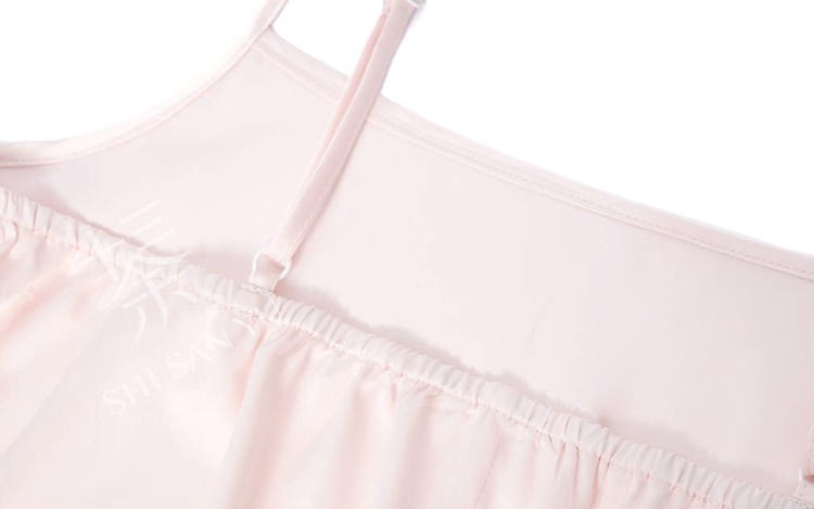 Women Long Song Dynasty Style Hanfu with Embroidered Gradient-Patterned Wide Sleeves