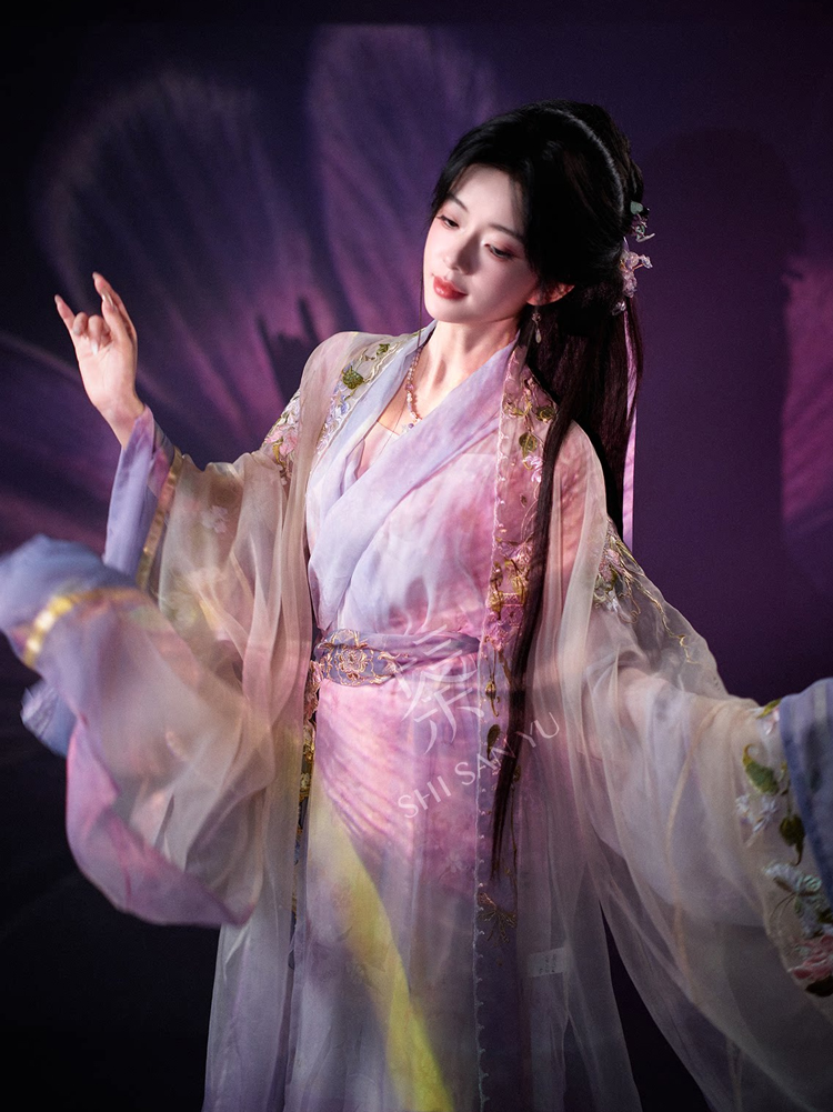 Women Long Song Dynasty Style Hanfu with Embroidered Gradient-Patterned Wide Sleeves