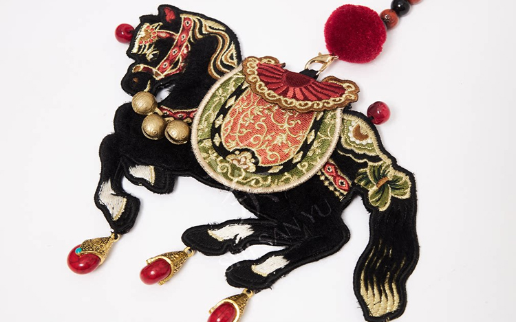 Women Ming Dynasty Hanfu Noble Mamian Qun Ensemble for Horse Year