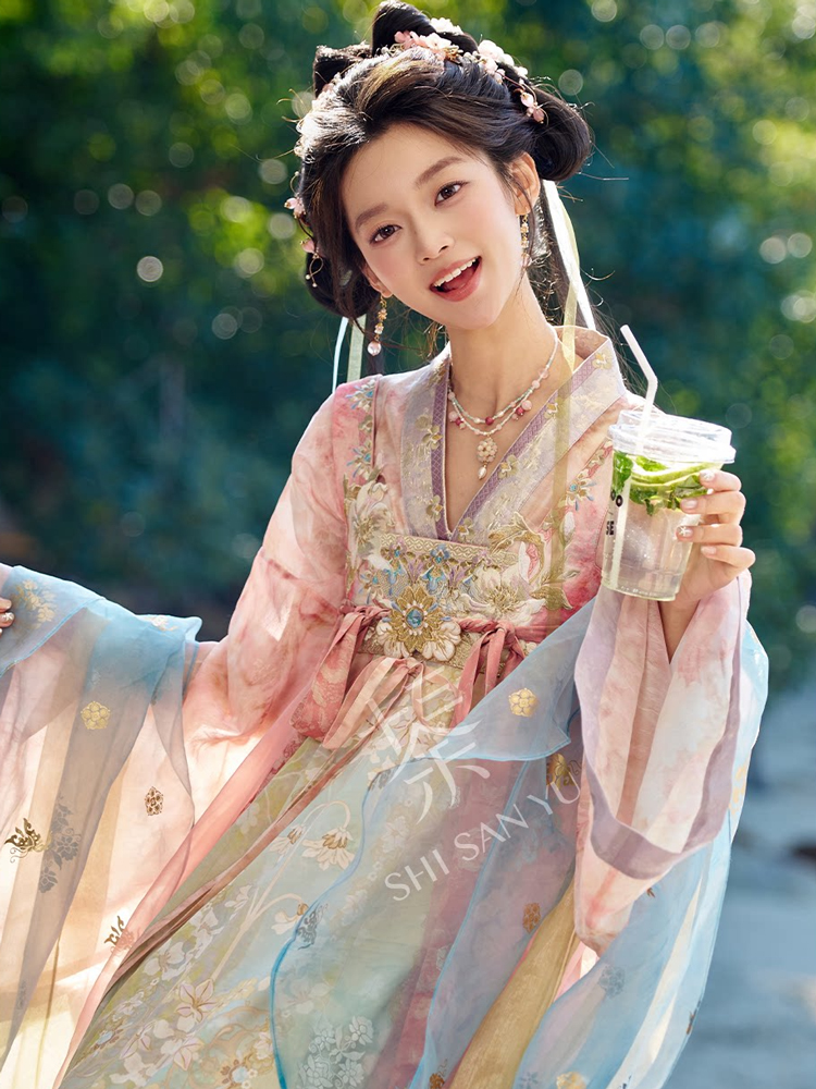 Women Tang Dynasty Hanfu Qixiong Shanqun Pink Iridescent Set
