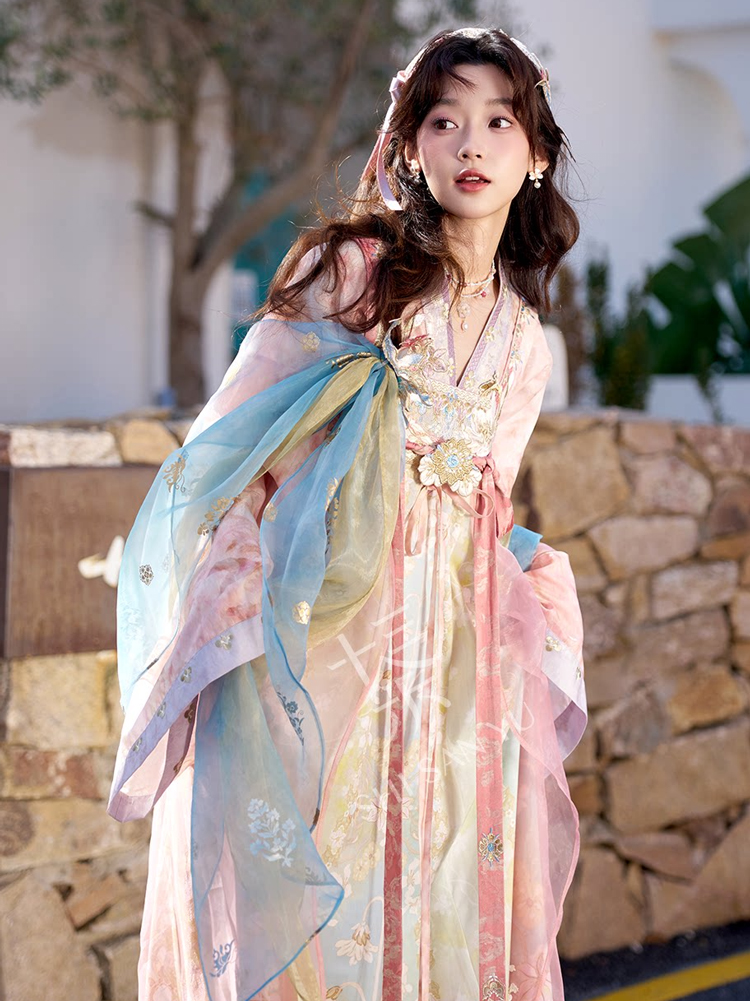 Women Tang Dynasty Hanfu Qixiong Shanqun Pink Iridescent Set