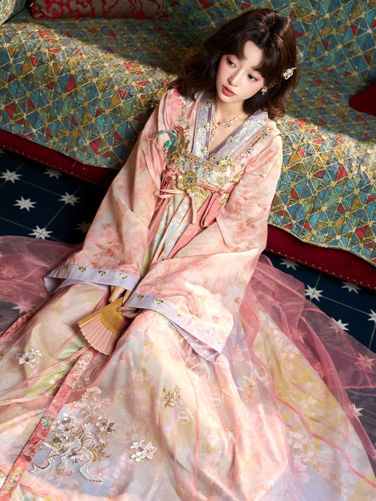 Women Tang Dynasty Hanfu Qixiong Shanqun Pink Iridescent Set