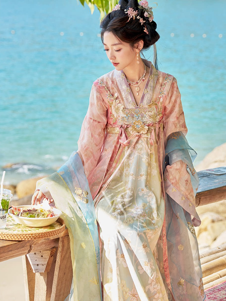 Women Tang Dynasty Hanfu Qixiong Shanqun Pink Iridescent Set