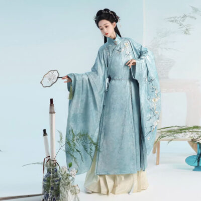 Ming Dynasty Women Hanfu Set Mamian Qun in Elegant Blue