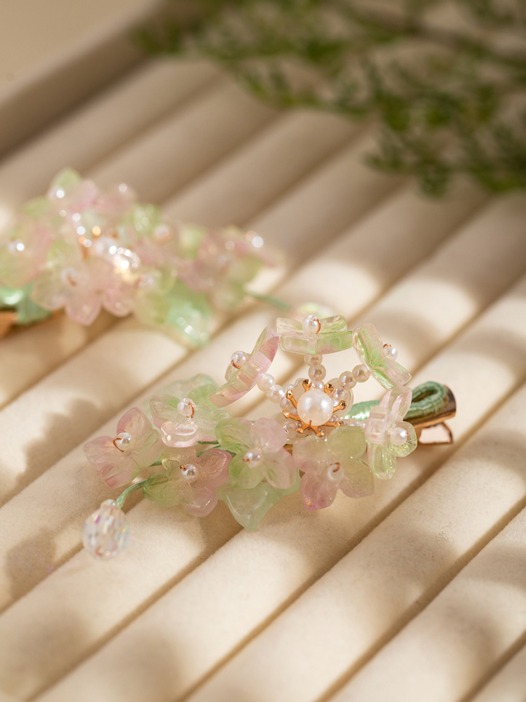 Traditional-Style Forest-Themed Hydrangea Hair Clip for Hanfu
