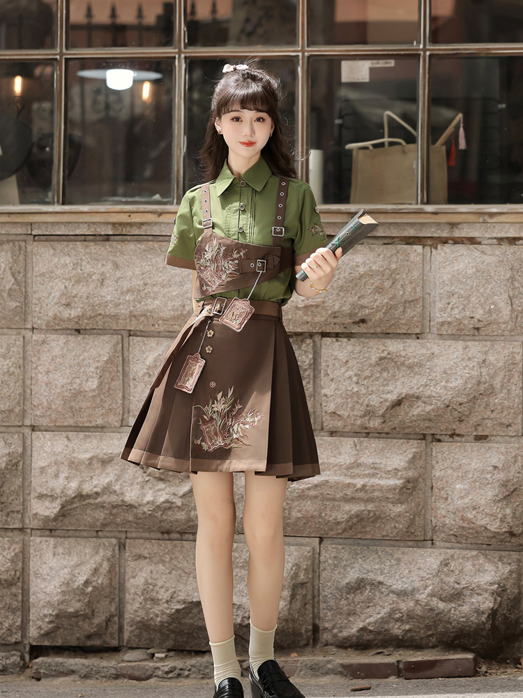 Women Fashionable Ming Dynasty Inspired Hanfu Forest Themed Spring Set