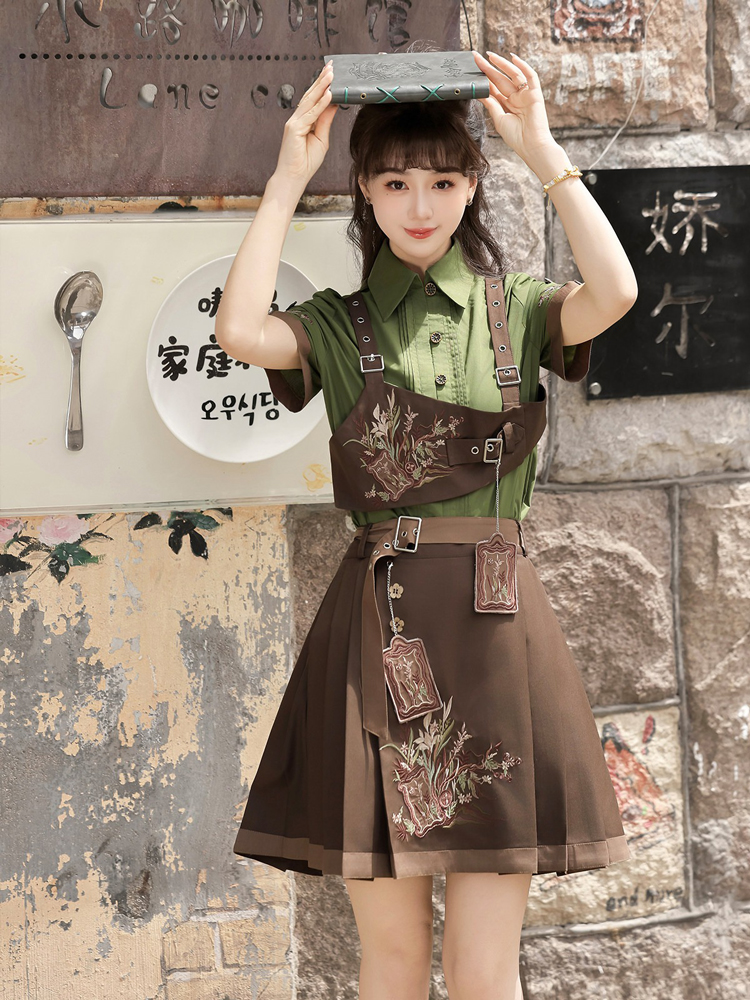 Women Fashionable Ming Dynasty Inspired Hanfu Forest Themed Spring Set