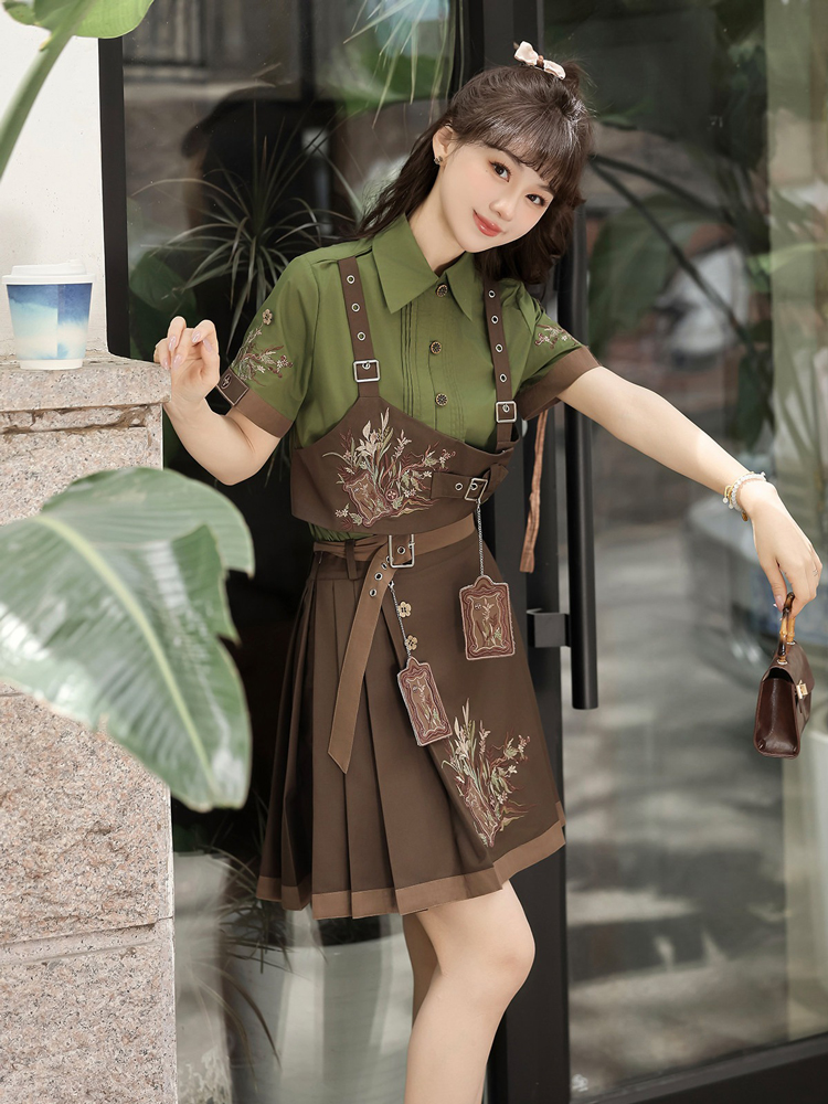 Women Fashionable Ming Dynasty Inspired Hanfu Forest Themed Spring Set