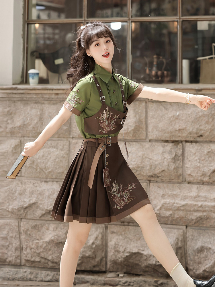 Women Fashionable Ming Dynasty Inspired Hanfu Forest Themed Spring Set