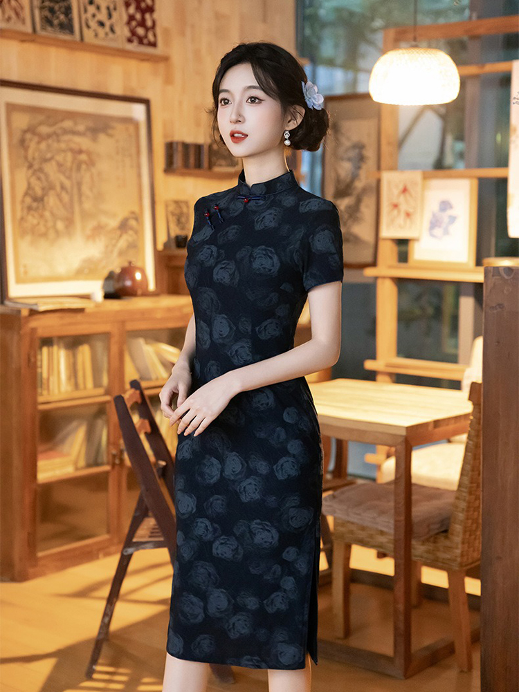 Women Navy Blue Vintage Short-Sleeve Qipao for Everyday Spring Wear