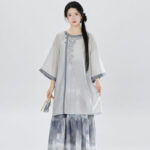 Women Qing Dynasty-Style Fashion for Everyday Wear