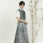 Men Ming Dynasty Hanfu Modern Style Ma Mian Silver Skirt