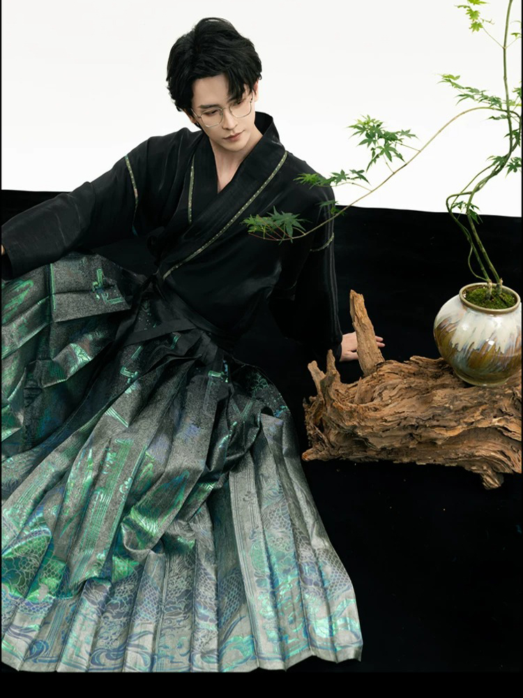 Modern Men Hanfu Ming Dynasty Style Ma Mian Skirt in Green