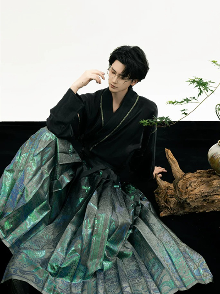 Modern Men Hanfu Ming Dynasty Style Ma Mian Skirt in Green