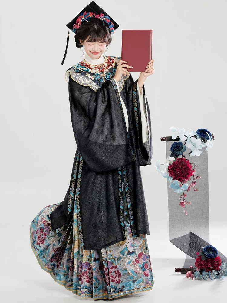 Women Ming Dynasty style Hanfu Scholar's Robe Set with Yujian Mamian Skirt