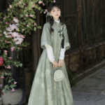 Women Spring Long Fashionable Hanfu Dress with Swallow Motifs