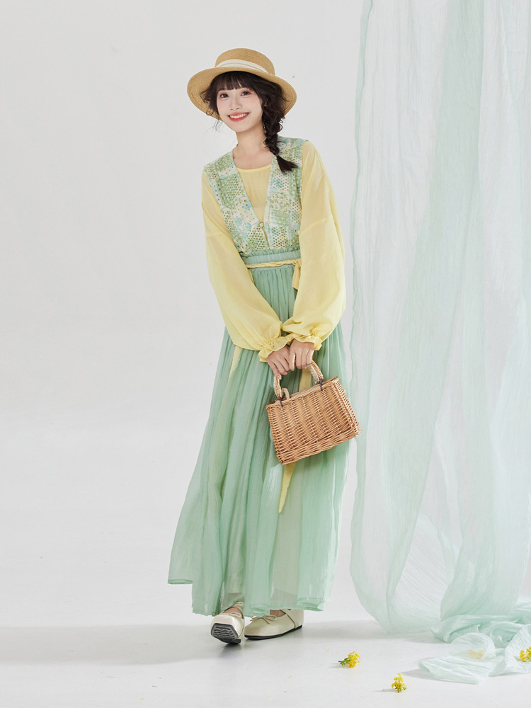 Women Spring Tang-Style Hanfu Round-Neck Top for Casual Everyday Wear