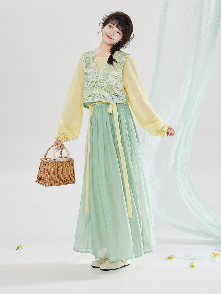 Women Spring Tang-Style Hanfu Round-Neck Top for Casual Everyday Wear