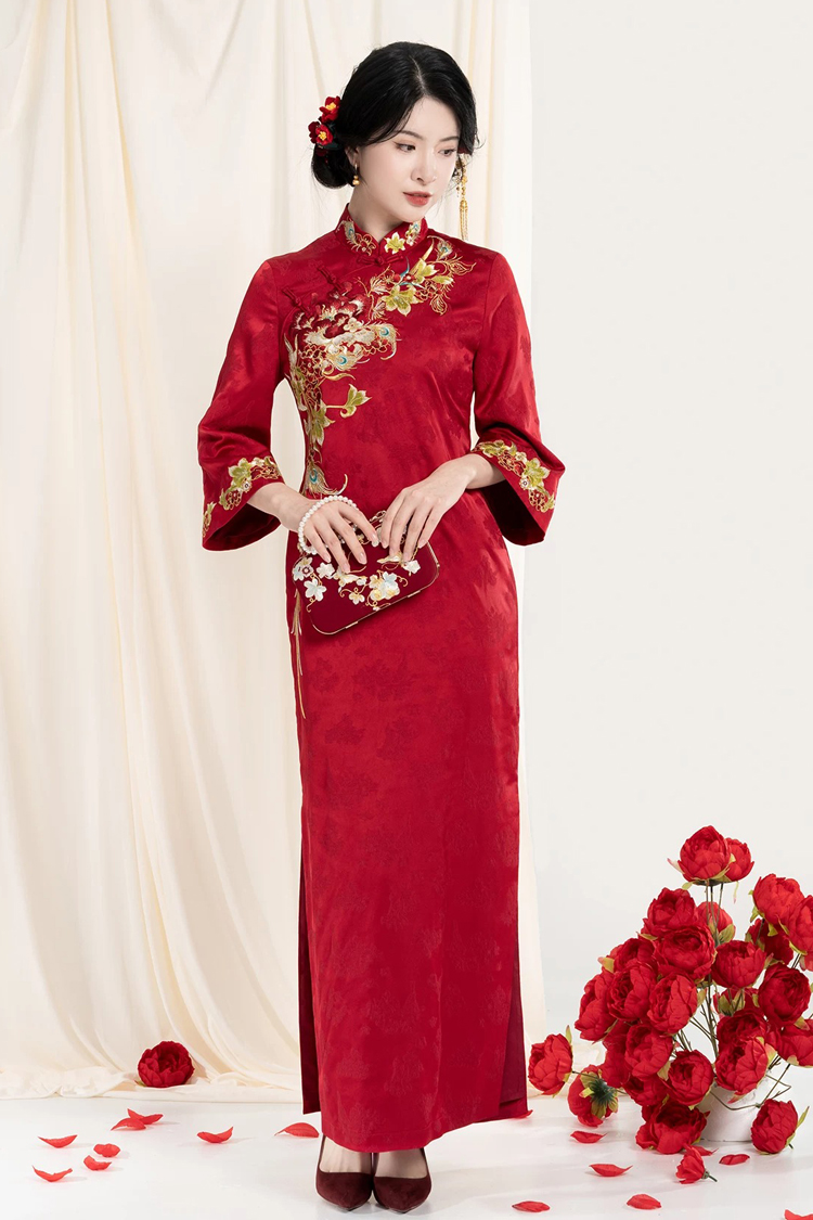Women Wedding Attire Red Traditional Qipao Gown Paired with Yunjian