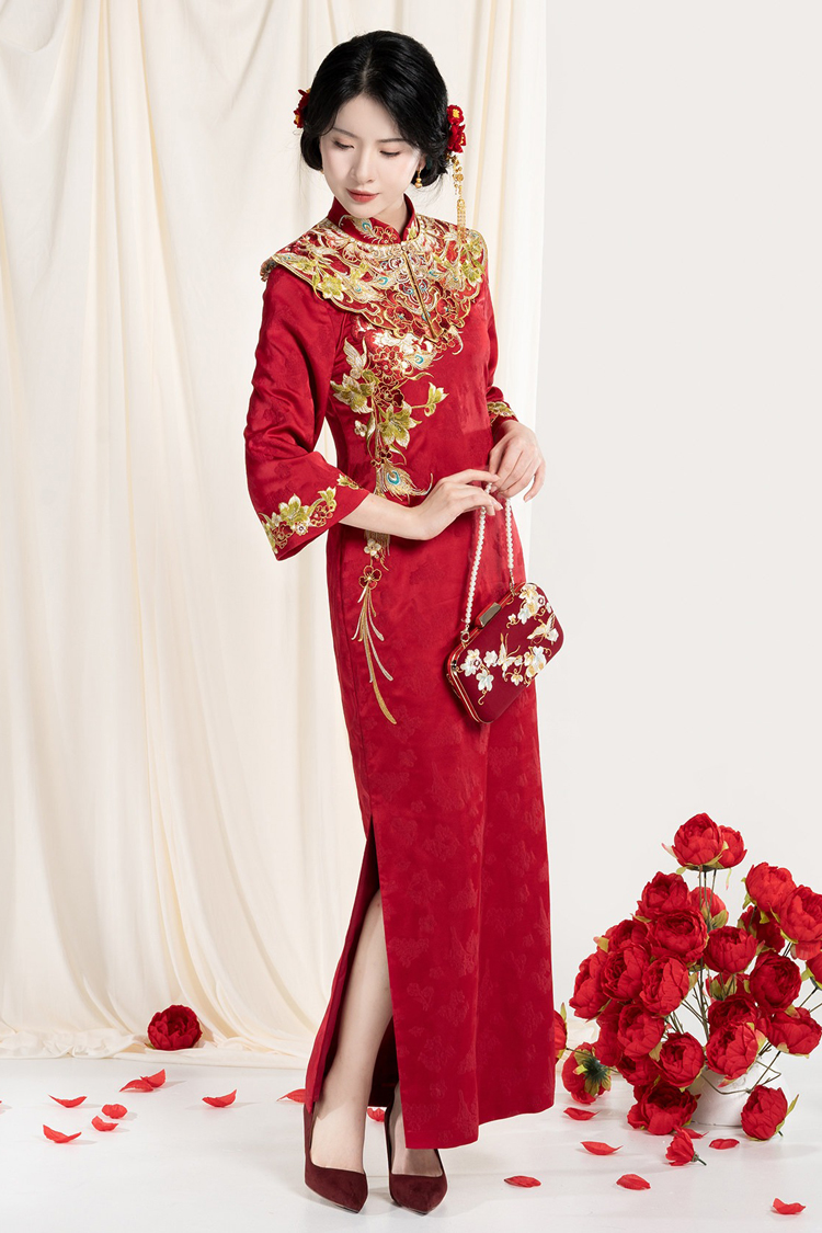 Women Wedding Attire Red Traditional Qipao Gown Paired with Yunjian