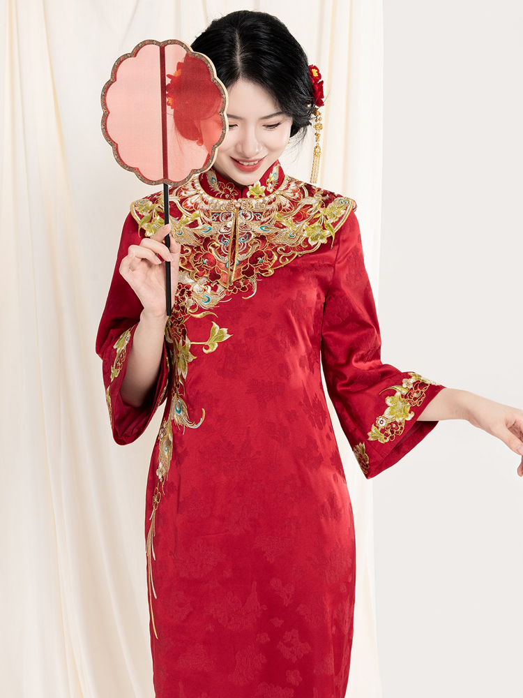 Women Wedding Attire Red Traditional Qipao Gown Paired with Yunjian