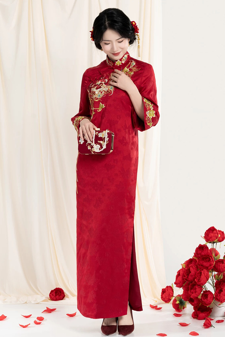 Women Wedding Attire Red Traditional Qipao Gown Paired with Yunjian