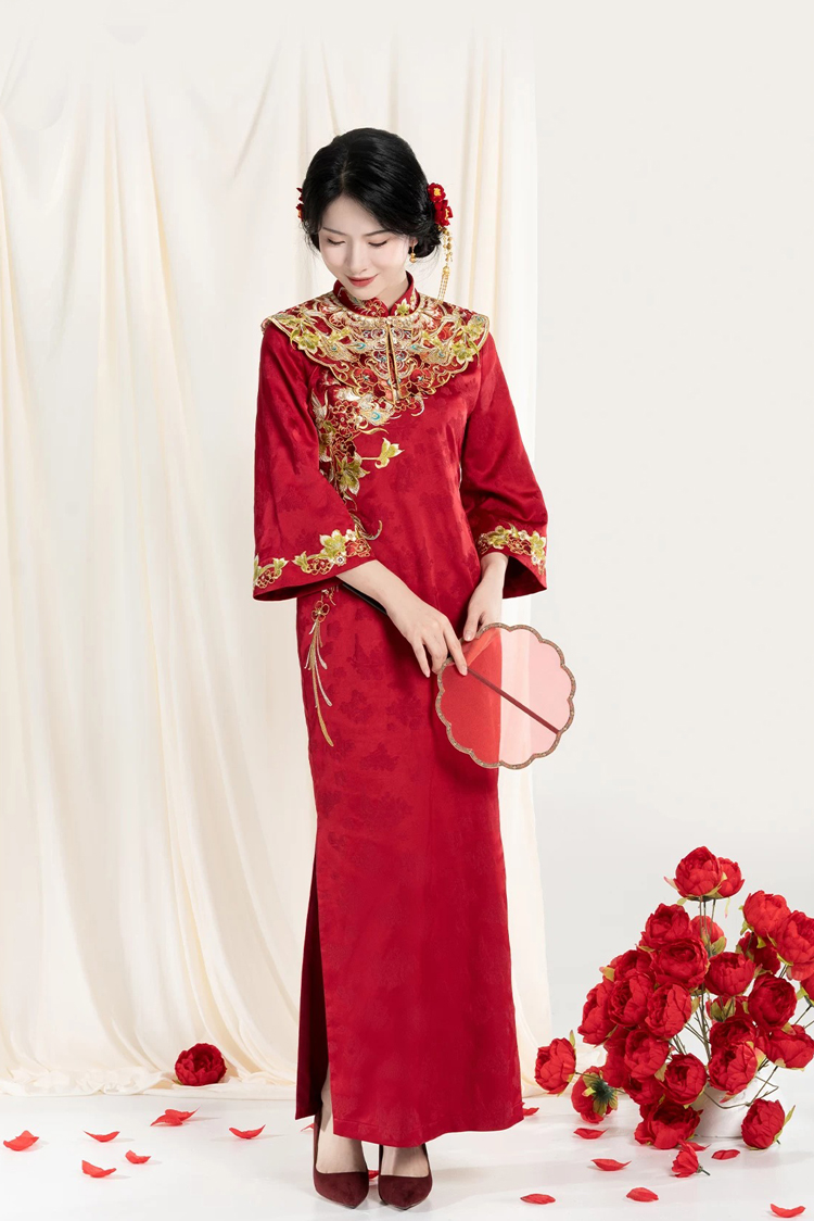 Women Wedding Attire Red Traditional Qipao Gown Paired with Yunjian